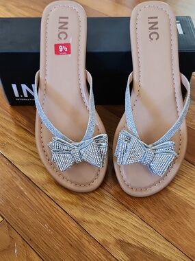 INC Silver Bling MABAE Embellished Bow Thong Sandals Shoes Flip Flops Size 9 1/2